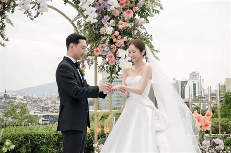 dambi hernandez|(Photos) Son Dam Bi Reveals Stunning Wedding Pics .